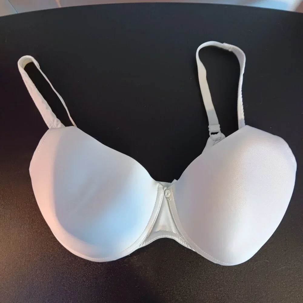 Women's BARELY BREEZIES WHITE 38D BRA